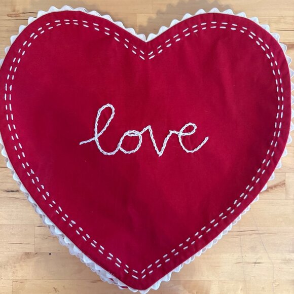 2006 Pottery Barn Kids Valentine Love Heart Placemats Embroidered Set of 4 - Picture 8 of 10